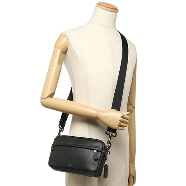Túi Đeo Chéo Nam Coach Graham Crossbody F39946 Màu Đen