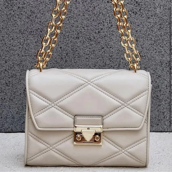Túi Đeo Chéo Michael Kors MK Serena Light Sand Quilted Gold Chain Bag Màu Trắng Size 20
