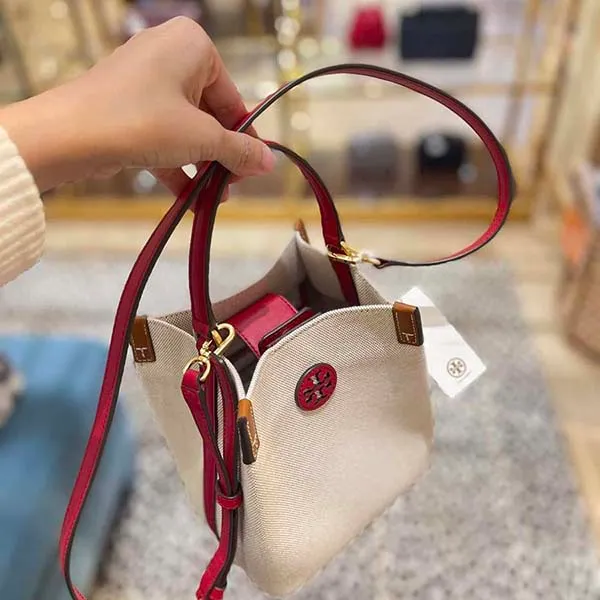 Túi Đeo Chéo Tory Burch (86843) Blake Small Natural Tory Red Canvas Bucket Crossbody Handbag Màu Trắng - Túi xách - Vua Hàng Hiệu