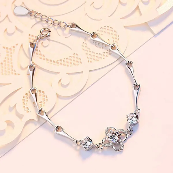 Vòng Đeo Tay LiLi Jewelry Cỏ Bốn Lá Edana Đính Đá CZ Lili_955639 Màu Bạc
