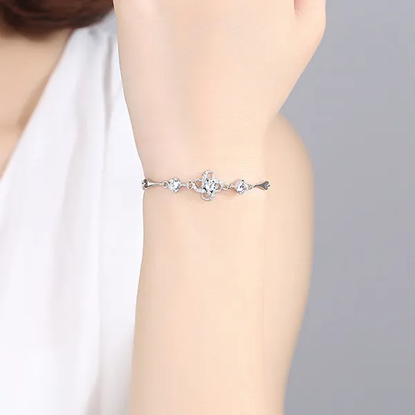 Vòng Đeo Tay LiLi Jewelry Cỏ Bốn Lá Edana Đính Đá CZ Lili_955639 Màu Bạc