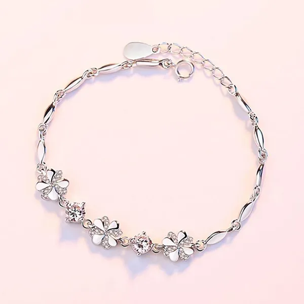 Vòng Đeo Tay LiLi Jewelry Hình Cỏ Bốn Lá Lili_661577 Màu Bạc