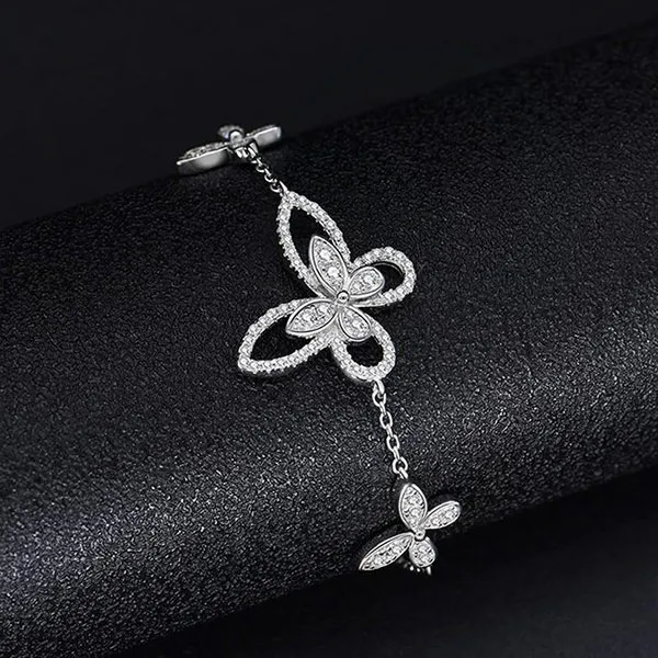 Vòng Đeo Tay LiLi Jewelry Hình Uyên Ương Hồ Điệp Đính Đá Carbon Lili_161627 Màu Bạc
