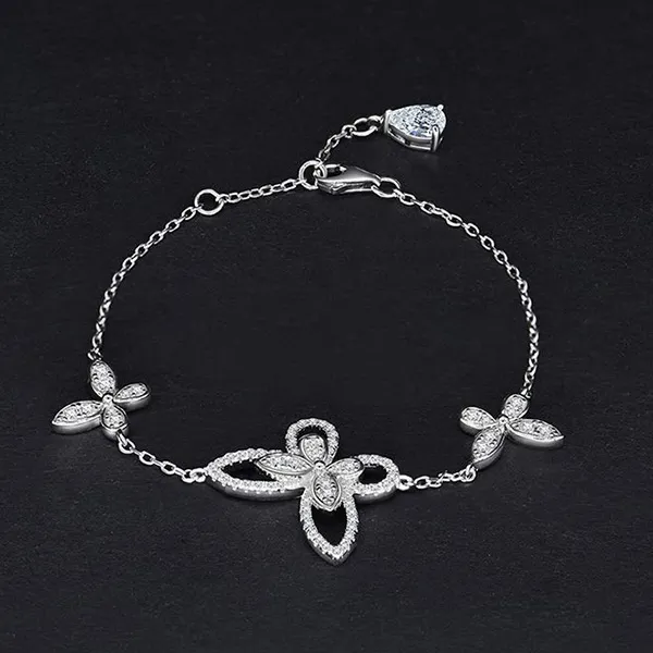 Vòng Đeo Tay LiLi Jewelry Hình Uyên Ương Hồ Điệp Đính Đá Carbon Lili_161627 Màu Bạc