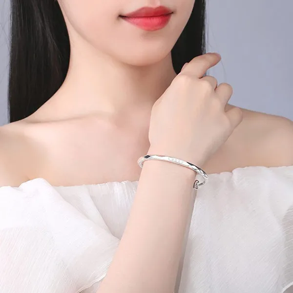 Vòng Đeo Tay LiLi Jewelry Lucky Dạng Kiềng Lili_984171 Màu Bạc