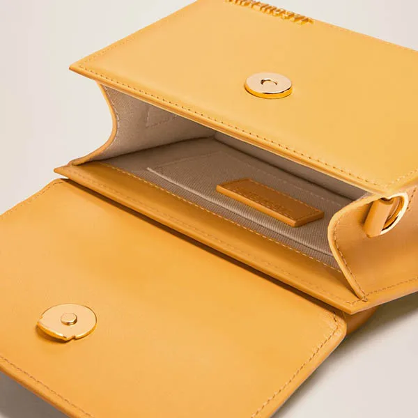 Túi Xách Jacquemus Le Chiquito Moyen Signature Handbag 213BA002-3060-290 Màu Vàng Nghệ