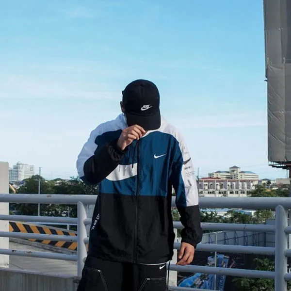 Áo Khoác Nike Printed Swoosh Jacket Màu Đen Phối Trắng Xanh Size XL - Thời trang - Vua Hàng Hiệu