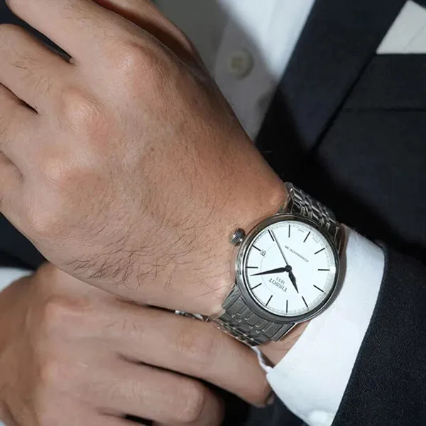 Đồng Hồ Đôi Tissot Carson Automatic T085.407.11.011.00 Và T085.207.11.011.00 Màu Bạc