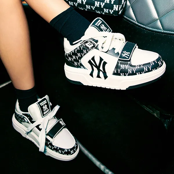 Giày Thể Thao MLB Chunky Liner Mid Monogram Boston 3ASXLM13N-50BKS Màu Đen Trắng Size 230