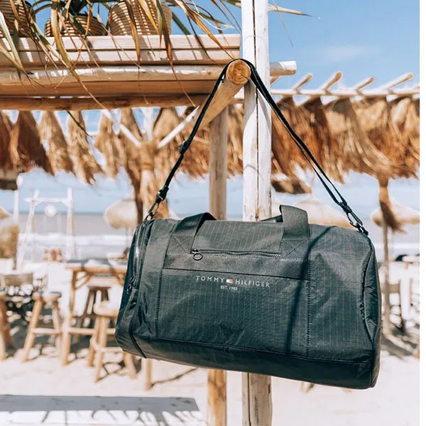 Túi Trống Tommy Hilfiger Th Duffle Bag AM08740 Màu Đen
