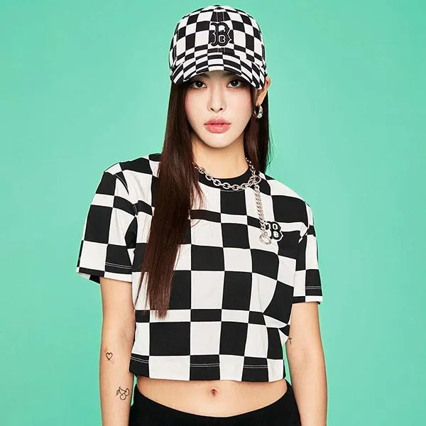 Áo Croptop Nữ MLB Kẻ Caro Boston Red Sox Tshirt 3FTSO0333-43BKS Màu Đen Trắng