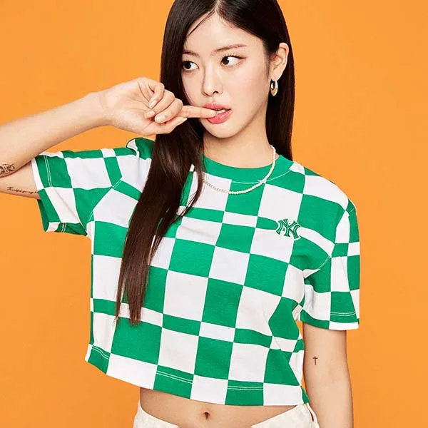 Áo Croptop Nữ MLB Kẻ Caro New York Yankees Tshirt 3FTSO0333-50GND Màu Xanh Trắng Size XS
