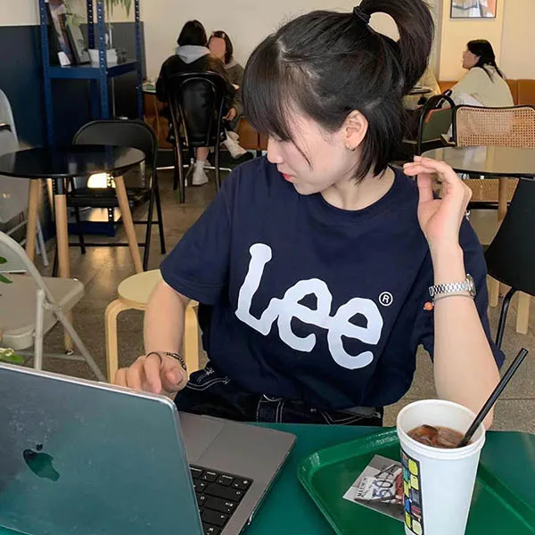Áo Phông Lee Signature Màu Xanh Navy - Thời trang - Vua Hàng Hiệu