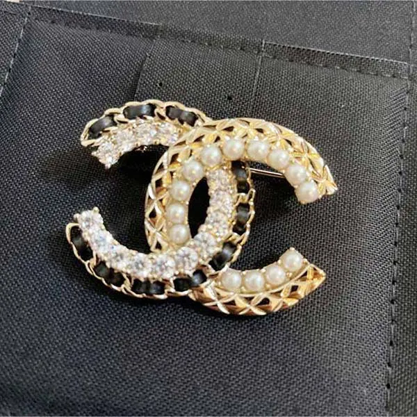 Cài Áo Chanel Brooch CC Logo Màu Vàng