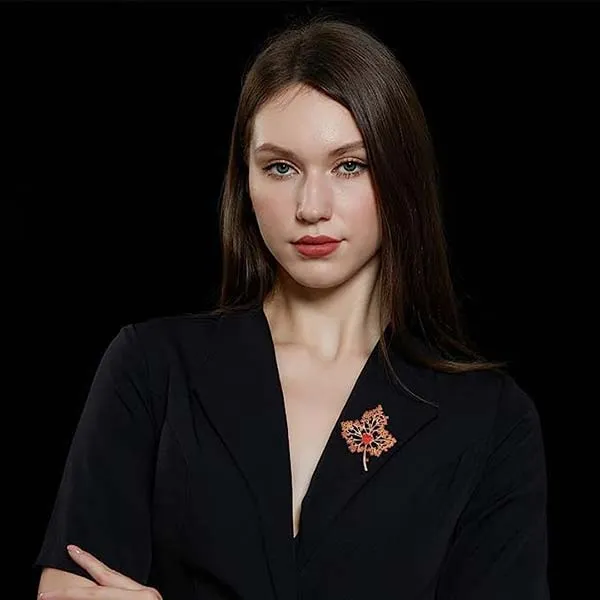 Cài Áo Meri Lá Ginko Khảm Đá Đỏ BR511 Màu Đỏ