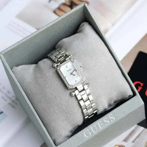 Đồng Hồ Nữ Guess W0107L1 Mặt Chữ Nhật Màu Bạc