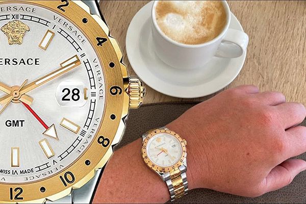 Đồng Hồ Nam Versace Hellenyium GMT Silver Dial Men's Watch V11030015 42mm Màu Demi (Trắng-Vàng) - 4