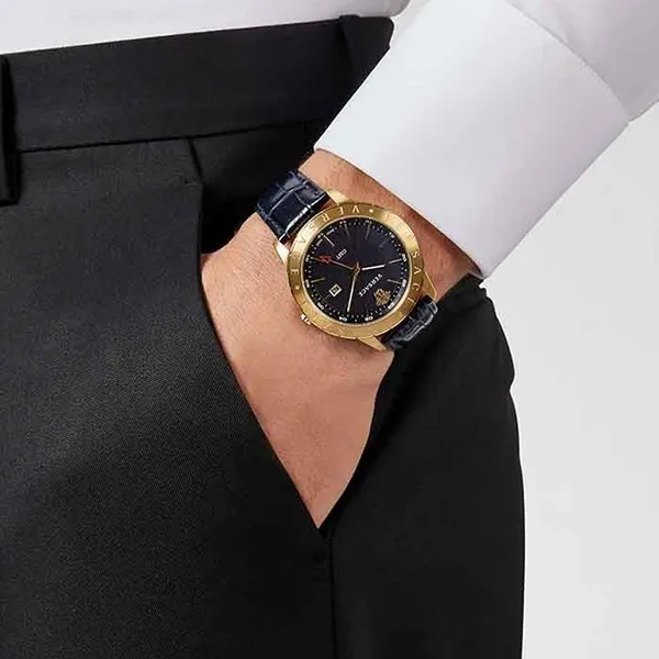 Đồng Hồ Nam Versace Univers GMT Black Dial Blue Leather Men's Watch VEBK00318 43mm Màu Đen - Đồng hồ - Vua Hàng Hiệu