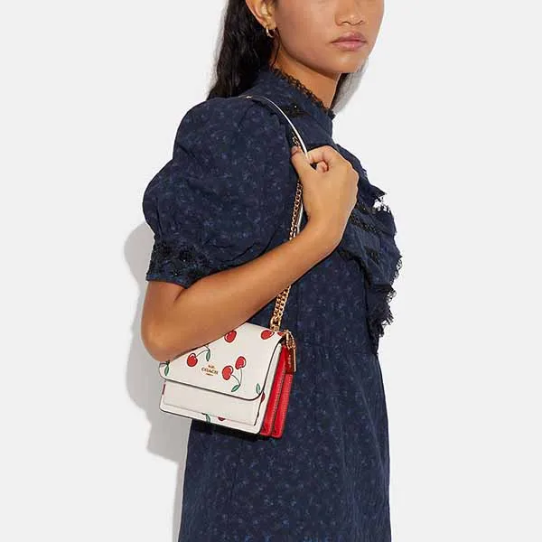 Túi Đeo Chéo Coach Mini Klare Crossbody With Heart Cherry Print CE656 Màu Trắng