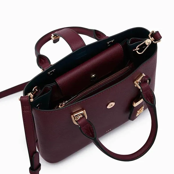 Túi Đeo Chéo Lyn College Top Handle S Handbags LL23CBF029 Màu Đỏ Mận