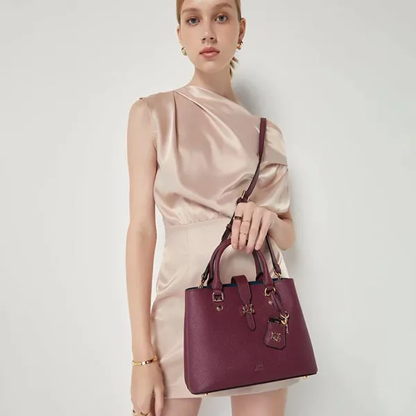 Túi Đeo Chéo Lyn College Top Handle S Handbags LL23CBF029 Màu Đỏ Mận