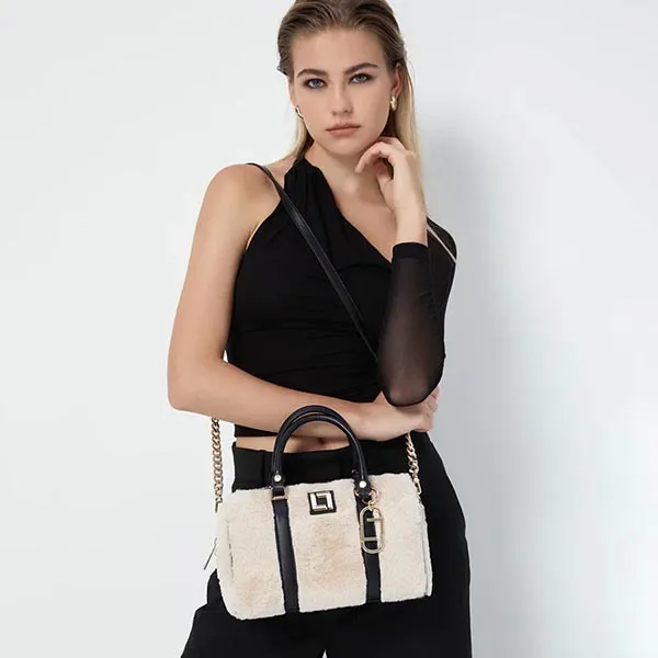 Túi Đeo Chéo Lyn Frosty Duffle Bag Handbags LL22WBF279 Màu Trắng