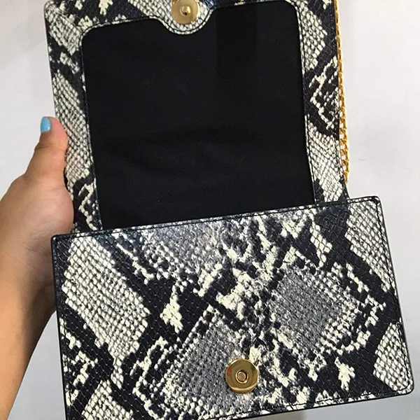 Túi Đeo Chéo Marc Jacobs Double Take Mini Crossbody Họa Tiết Da Rắn