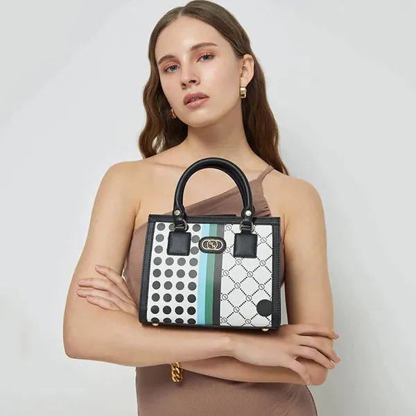 Túi Xách Tay Lyn Circus S Tote Bags LL23CBF016 Màu Đen