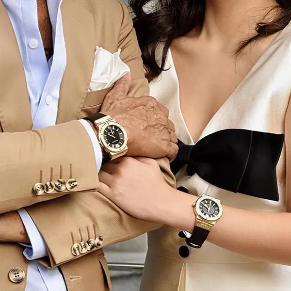Set Đồng Hồ Unisex Versace Greca Logo Màu Vàng Gold