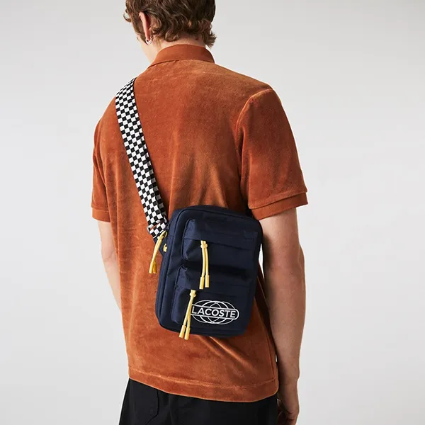 Túi Đeo Chéo Nam Lacoste Neocroc Checkboard Strap Camera Bag 0100-LACNH4040NZ793 Màu Xanh Navy
