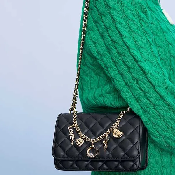 Túi Đeo Vai Nữ Charles & Keith CNK Charm-Embellished Quilted Clutch CK2-70840477 Màu Đen