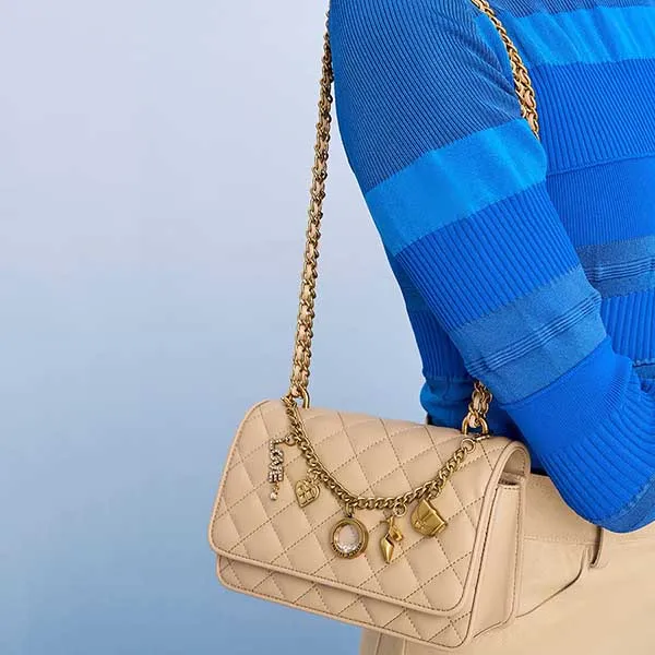 Túi Đeo Vai Nữ Charles & Keith CNK Charm-Embellished Quilted Clutch CK2-70840477 Màu Nude