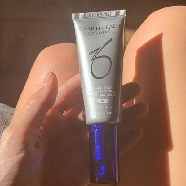 Kem Chống Nắng Zo Skin Health Cho Da Dầu Smart Tone Broad Spectrum SPF 50, 45ml - Kem chống nắng - Vua Hàng Hiệu