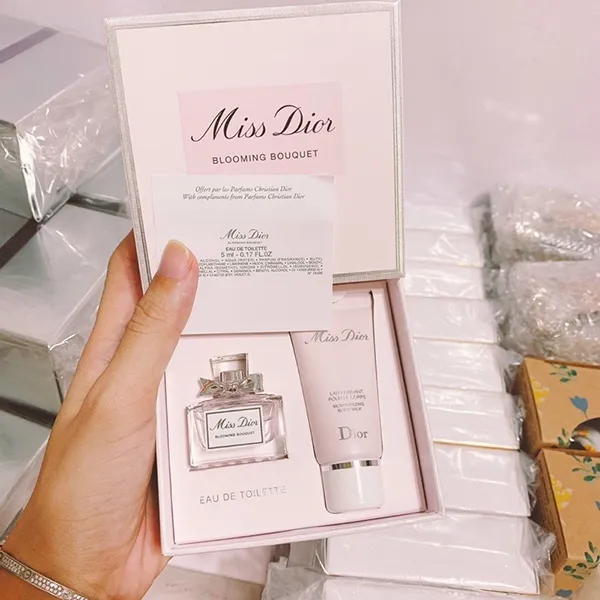 Set Nước Hoa Nữ Và Lotion Milk Miss Dior Blooming Bouquet Mini Set 2 Món