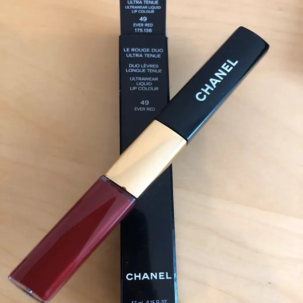 CHANEL LE ROUGE DUO ULTRA TENUE Ultra Wear Liquid Lip Colour - LIQUID  LIPSTICKS