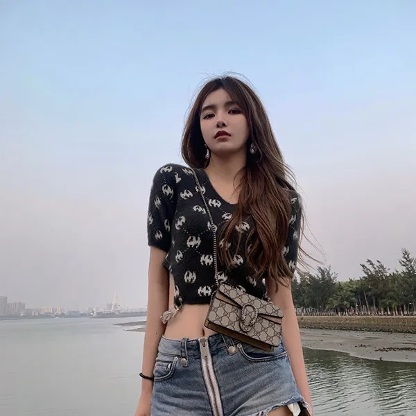 Áo Len Nữ Weird Market Cover Chain Artificial Fur Knit Tshirt Dark Grey Màu Đen Xám