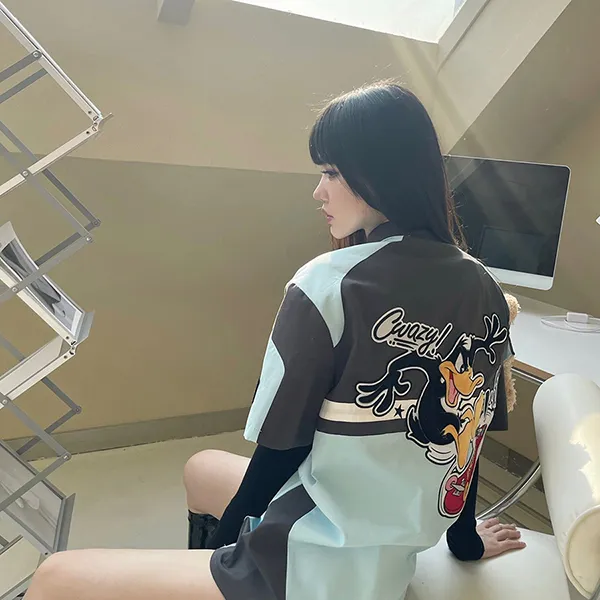 Áo Phông 13 De Marzo X Looney Tunes Duffy Duck Racing Shirt Corydalis Màu Xanh Blue Size S