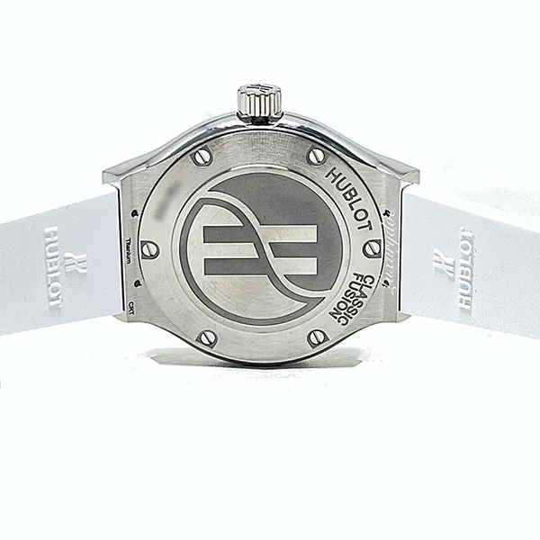 Đồng Hồ Nữ Hublot Classic Fusion White Titanium Diamonds 33mm 581.NE.2010.RW.1204 Màu Trắng