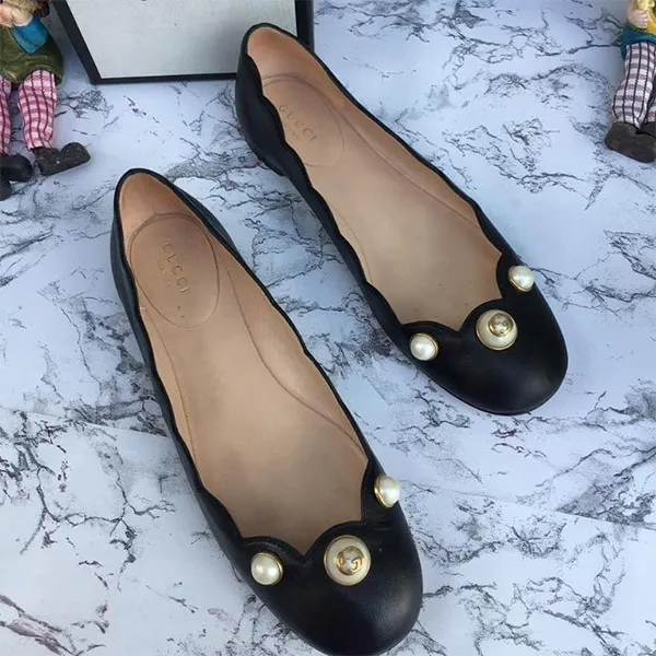 Giày Bệt Nữ Gucci Black Leather Pearl Detail Ballet Flats Màu Đen