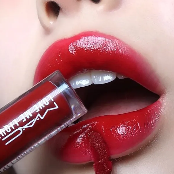 Son MAC 493 E For Efortless Màu Đỏ Bordeaux Love Me Lipuid Lip Colour - Son Môi - Vua Hàng Hiệu