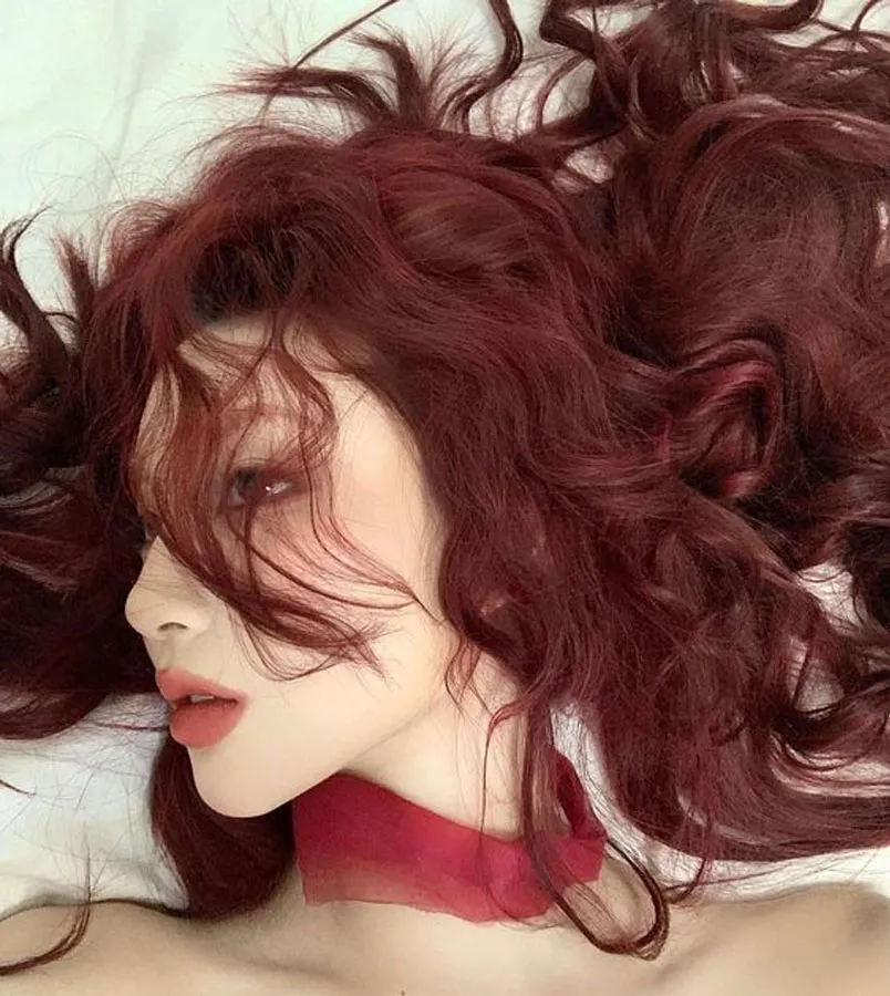 Top 16 kiểu tóc nhuộm màu đỏ tím khiến bạn mê mẫn nhất 2023