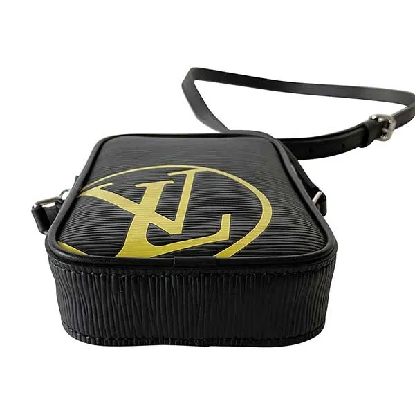 Túi Đeo Chéo Nam Louis Vuitton LV Danube Initials Epi Leather PM Màu Đen Vàng - 4
