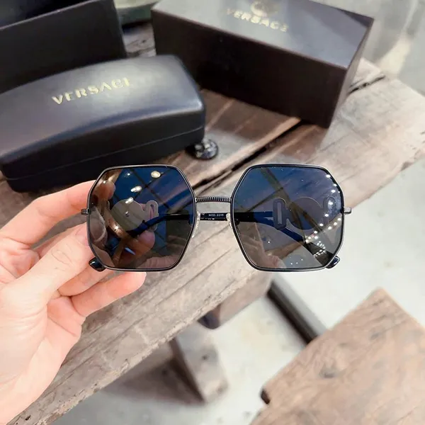 Kính Mát Nữ Versace Women's Black Sunglasses VE2248-126187 Màu Xám Đen