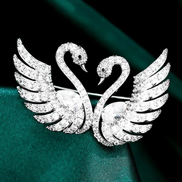 Cài Áo Nữ Meri Cao Cấp Lovely Swan BR533 Màu Bạc