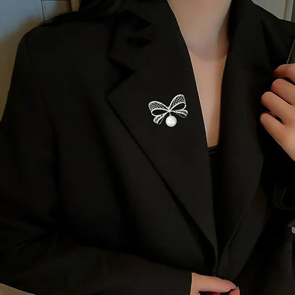 Cài Áo Nữ Meri Cao Cấp Pearl Knot BR547 Màu Trắng Bạc