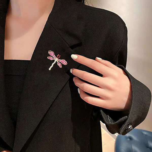 Cài Áo Nữ Meri Cao Cấp Pinky DragonFly BR539-H Màu Hồng