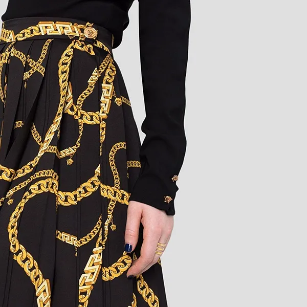 Chân Váy Nữ Versace Black With La Greca Chain Printed 1010285 1A07492 5B000 Màu Đen Vàng