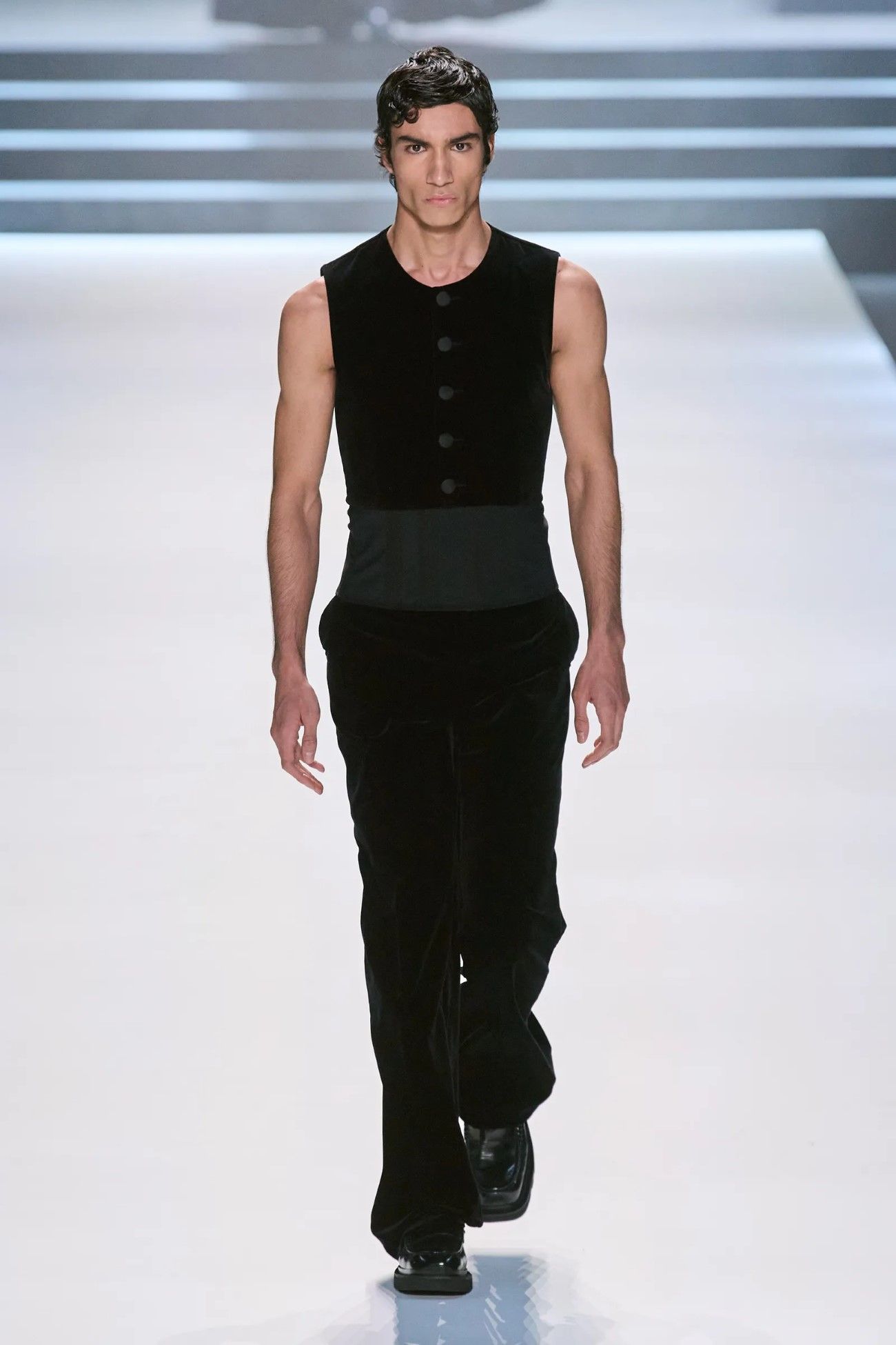 Show Dolce & Gabbana Fall Winter 2023 2024 Men's Collection (Milan Fashion Week)-1