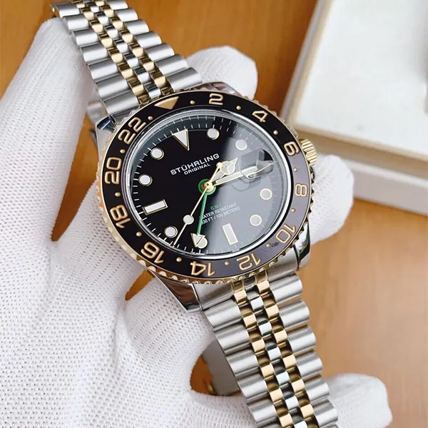 Đồng Hồ Nam Stuhrling Original Aqua-Diver Quartz 3968 Màu Đen Vàng