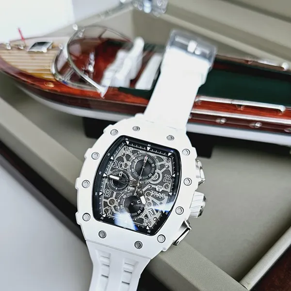 Đồng Hồ Nam Tsar Bomba TB8204C-W Màu Đen Trắng